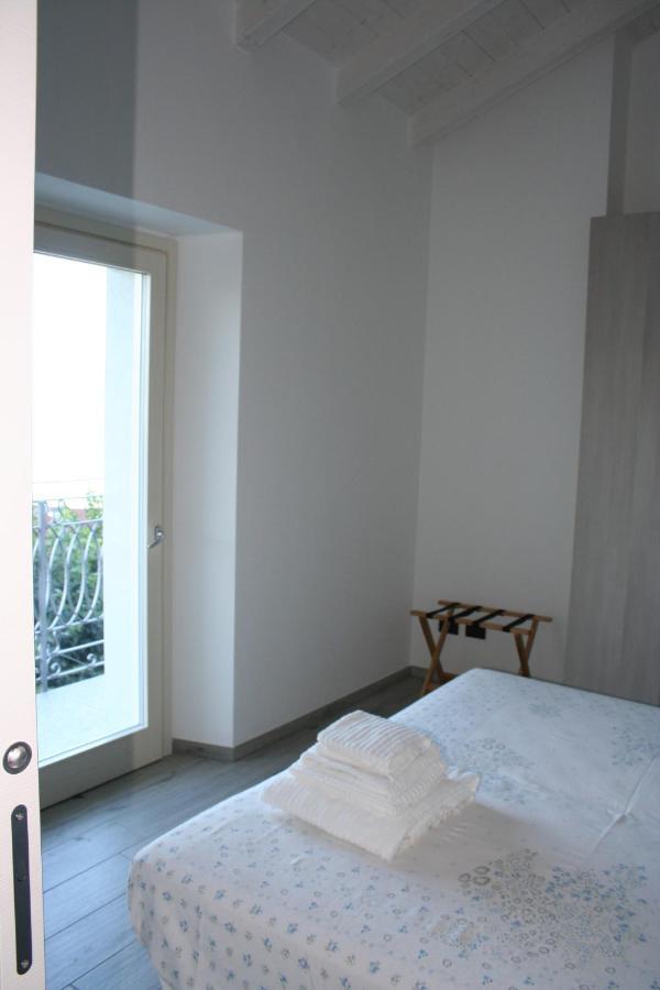 Appartamenti I Fiori Del Lago Laveno Zewnętrze zdjęcie
