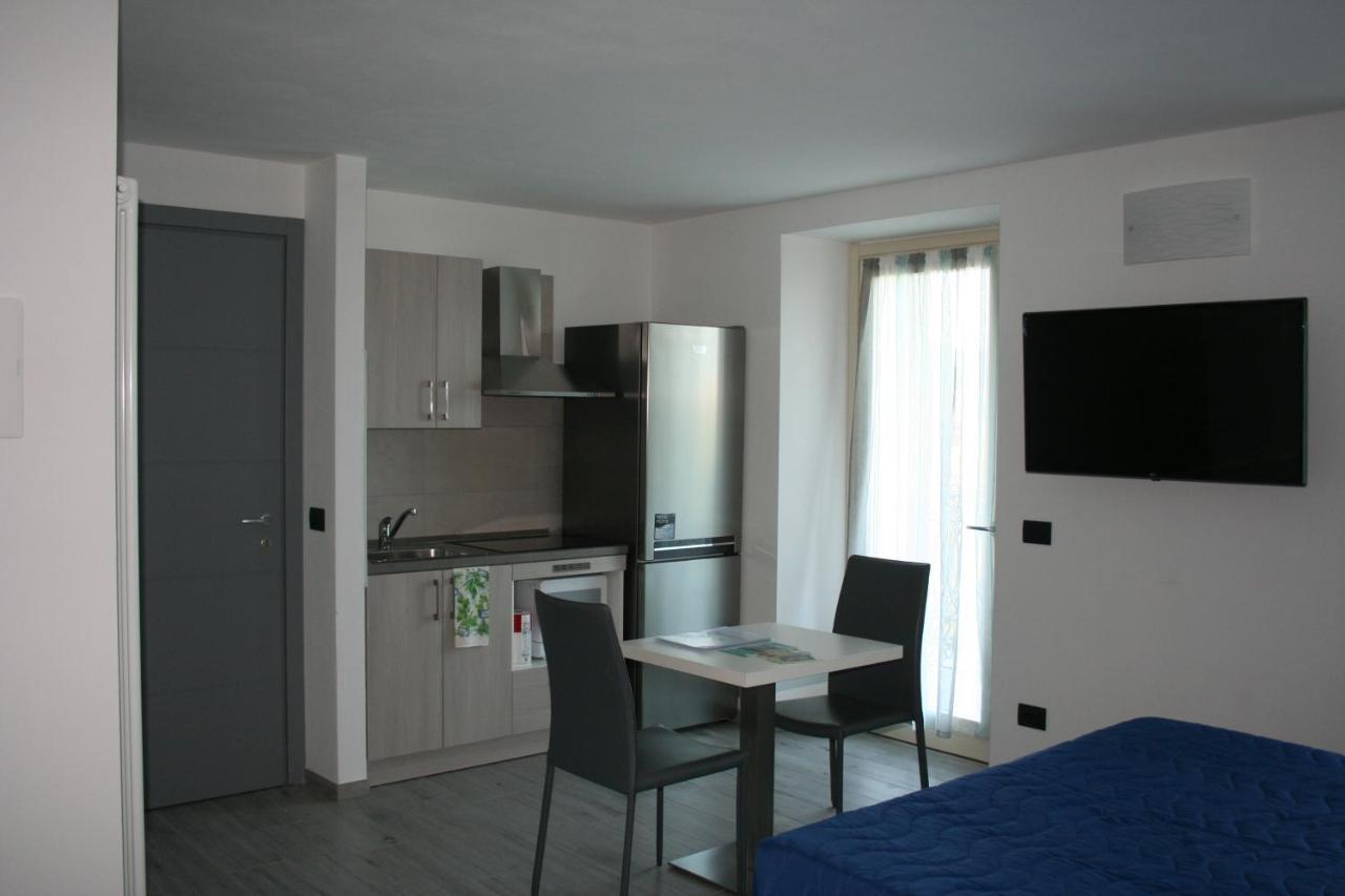 Appartamenti I Fiori Del Lago Laveno Zewnętrze zdjęcie